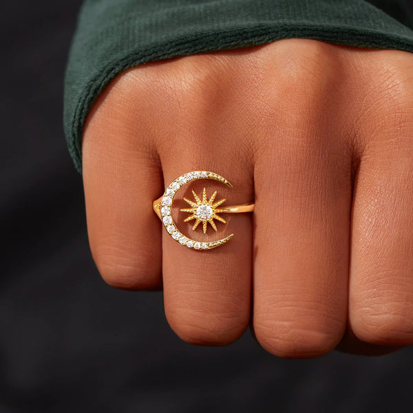 CRESCENT MOON AND STAR RING - LV0109